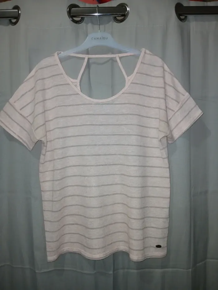 🩷 T-shirt manches courtes taille L.