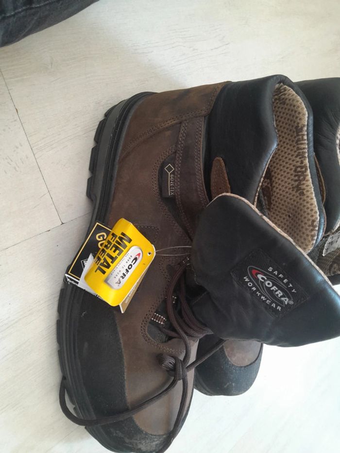 Chaussures de chantier Cofra Gorotex taille 48 - photo numéro 8