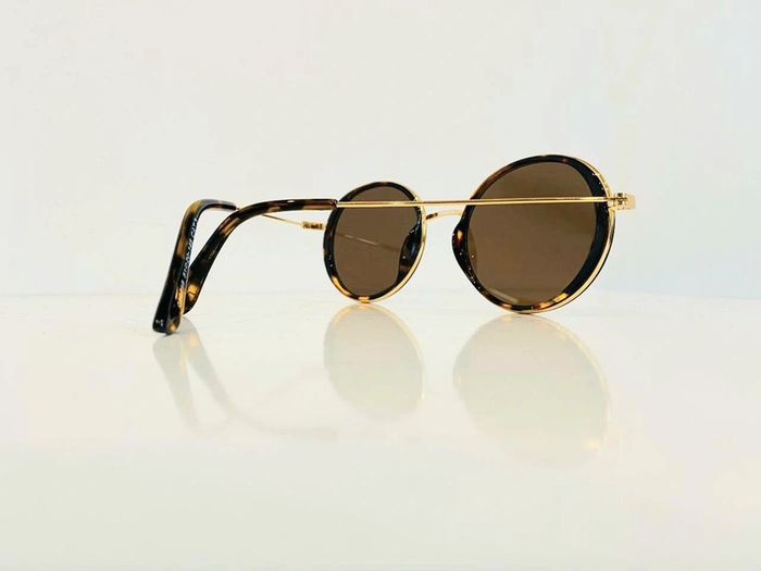 Lunette de soleil femme ovale marron écaille et dorée UV protection catégorie 3 - photo numéro 5