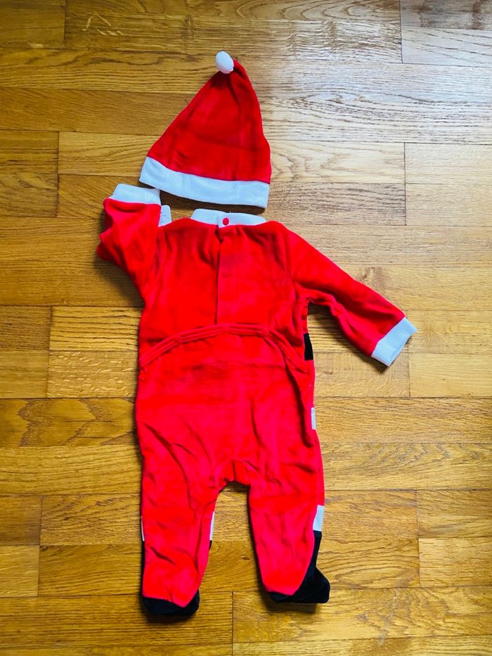 Combinaison Père Noël 6 mois - photo numéro 2
