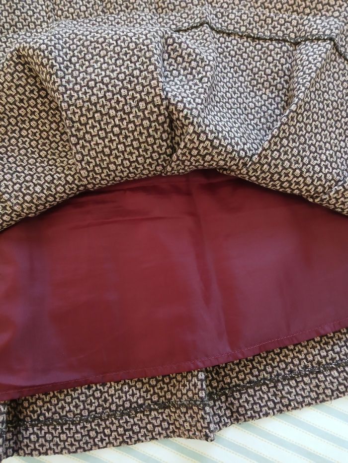 Jolie jupe plissée,  taille 40. - photo numéro 6