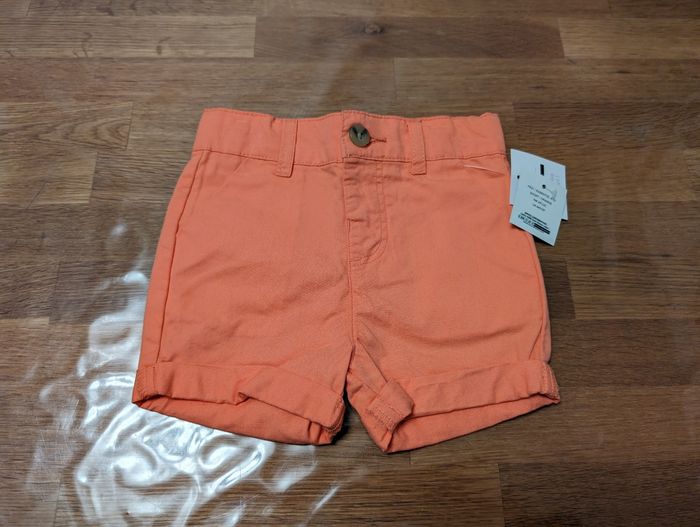 Short fille 6 mois Neuf avec étiquette