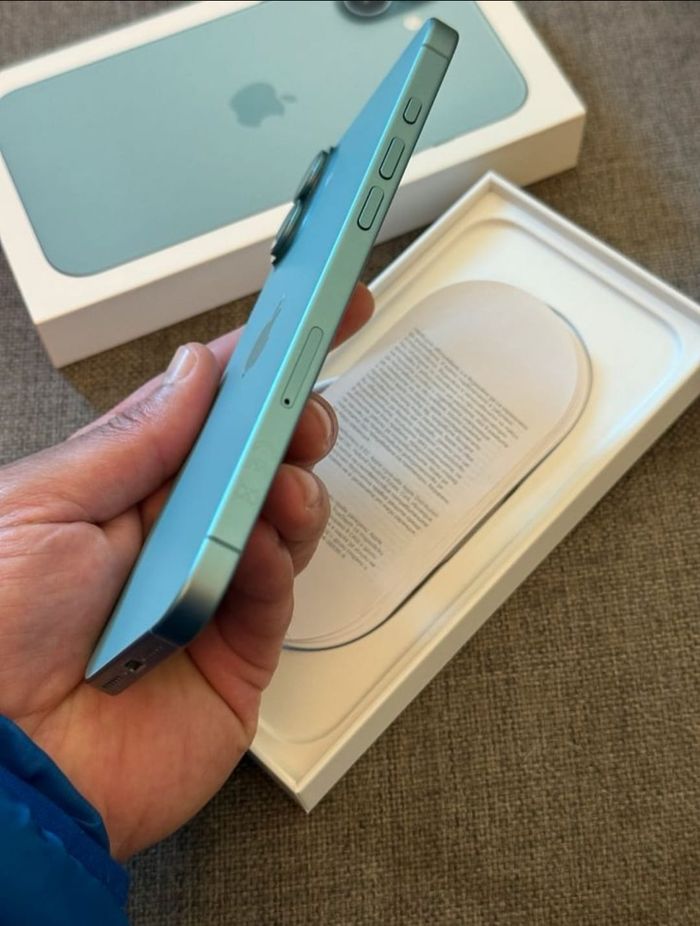 iPhone 16 plus - photo numéro 2