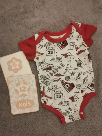 Body manches courtes Jordan 6-12mois