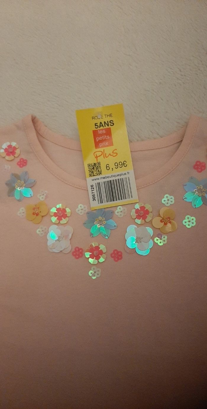 Tee-shirt 5 ans neuf - photo numéro 2