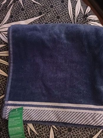 Serviette de bain 100 cm X 50 cm NEUF