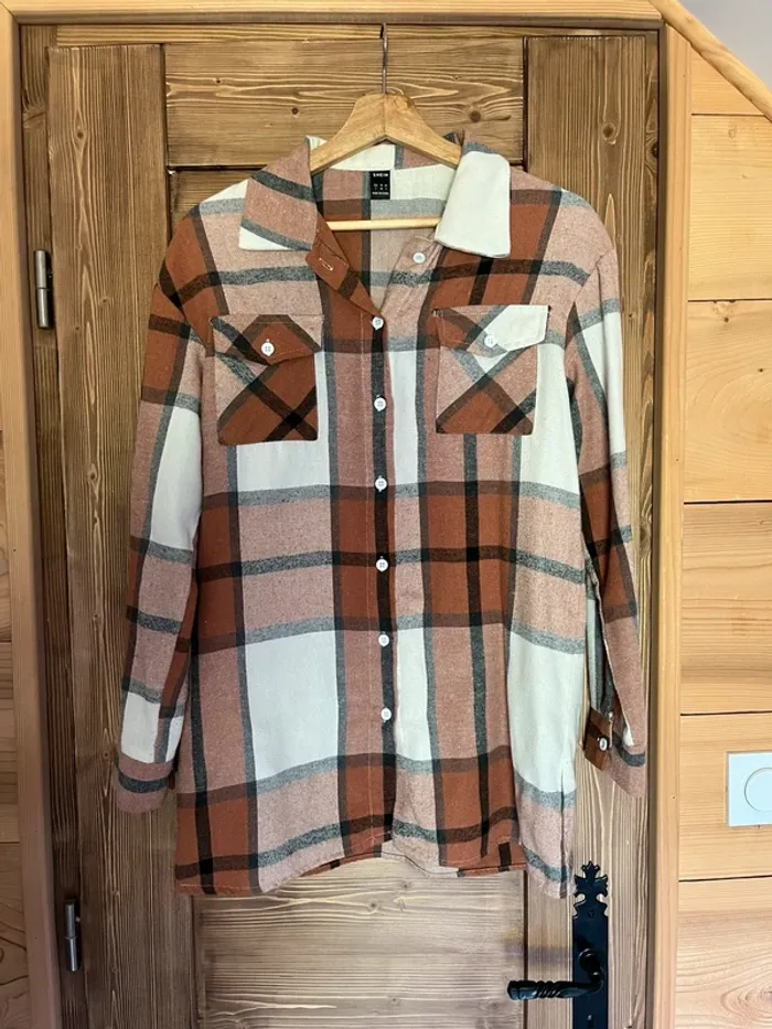 Chemise longue à carreaux
