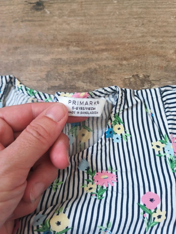 Combishort barboteuse combinaison été Fille 5/6 ans rayures fleurs Primark - photo numéro 2