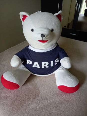 Peluche Paris