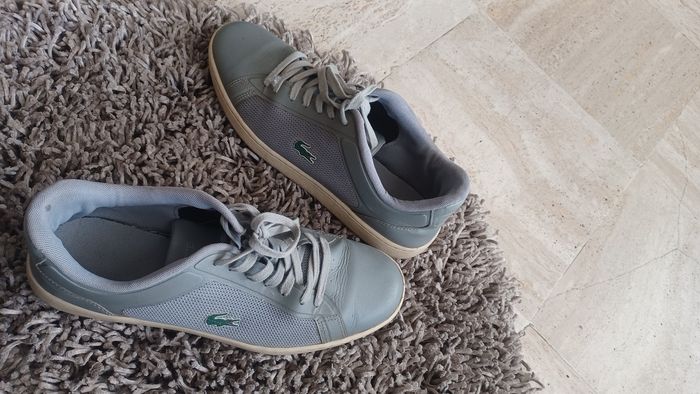Chaussure lacoste homme 43 très bon état grise