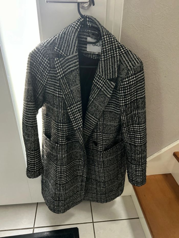 Manteau only
