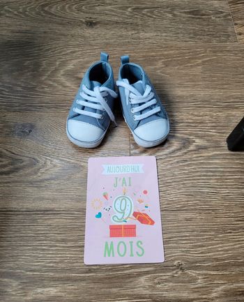 Baskets en toile neuves 9/12 mois