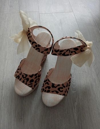 Chaussures compensées léopard