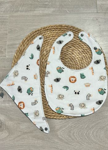 Lot 2 bavoirs animaux vert fait main