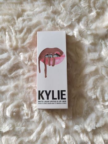 Kylie Lip Kit NEUF