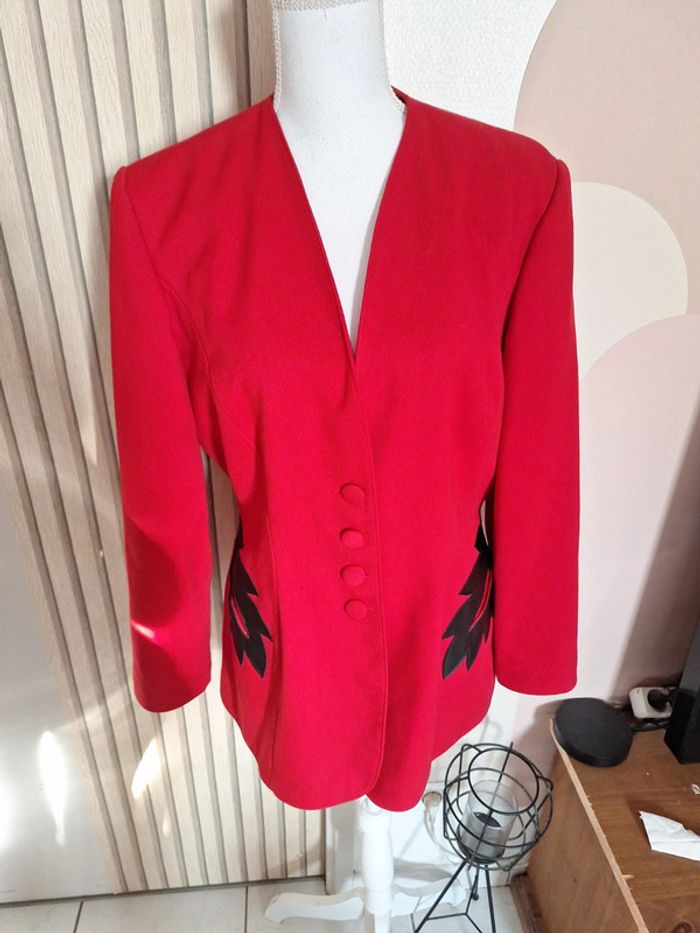 Veste vintage Karess Paris – rouge avec détails noirs – T 4 (équiv. 40/42) #F42XL-40