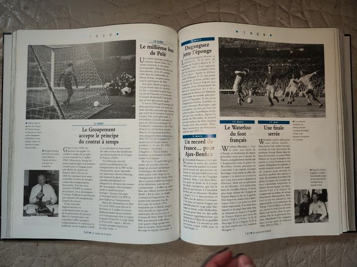 Livre un siècle de football - photo numéro 5