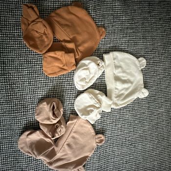 Bonnet chaussons et moufles naissance