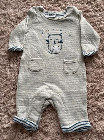 Combinaison tape à l’œil naissance