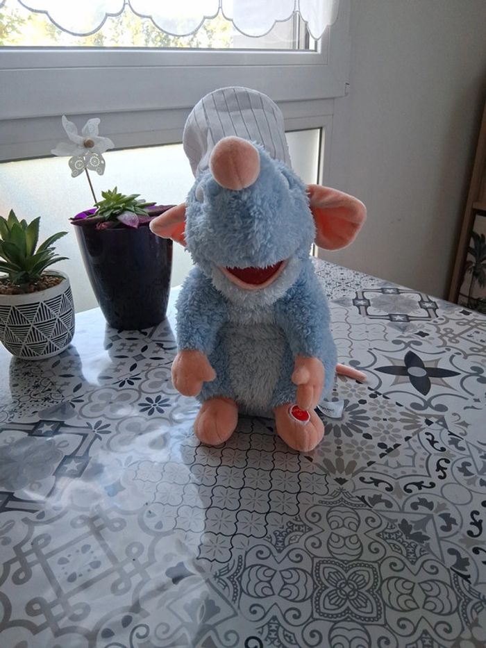 Peluche Ratatouille parlante Disneyland Paris - photo numéro 3