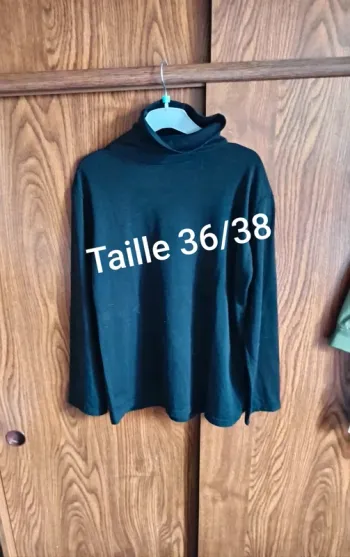 Sous pull noir taille 36/38