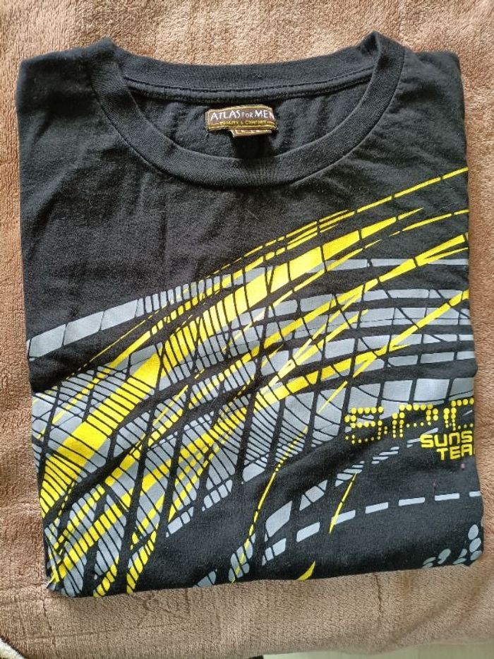 Tshirt noir motif jaune