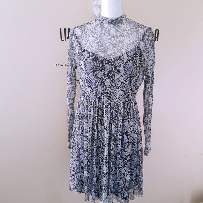 Robe en voile imprimée chic bleu taille XL comme neuve - photo numéro 12