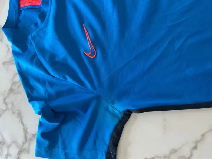 T-shirt Nike taille m - photo numéro 4