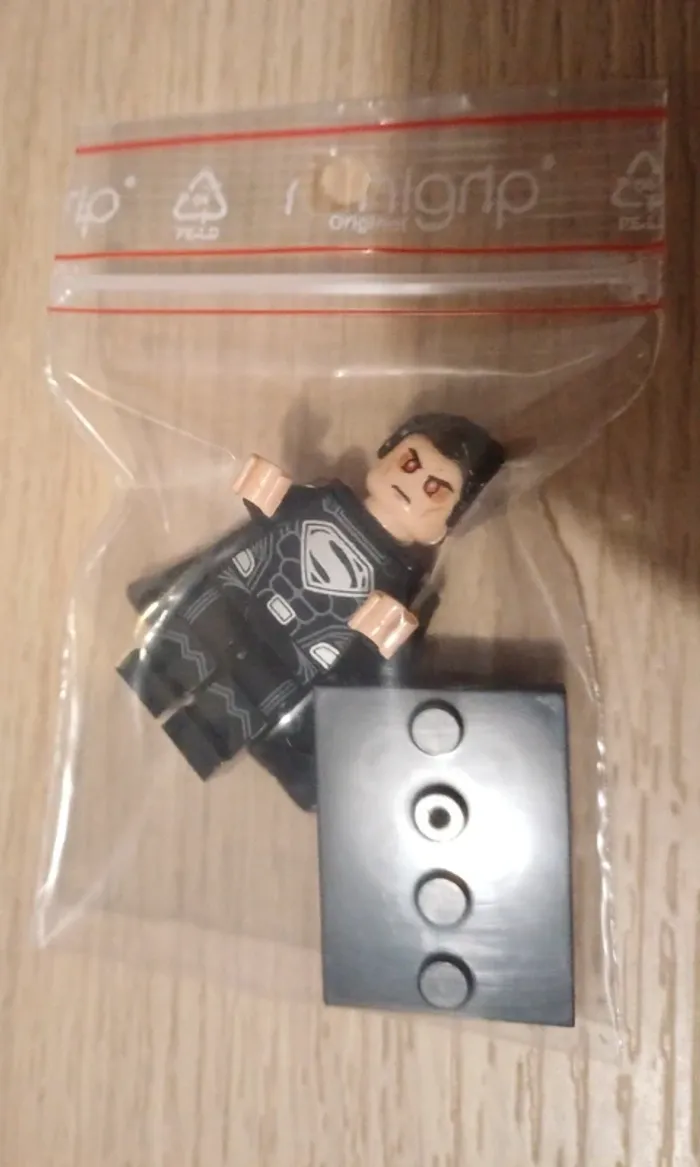 Superman-Compatible Lego - photo numéro 2