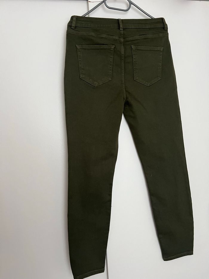 Pantalon skinny taille haute kaki Kiabi - photo numéro 4