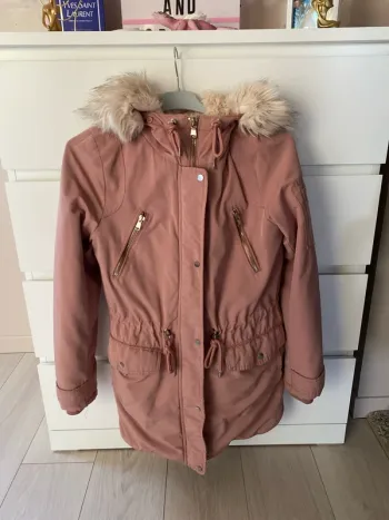 Magnifique blouson hiver rose avec fourrure à la capuche marque pimkie