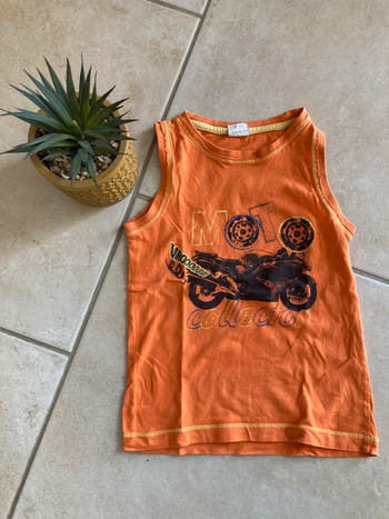 T-shirt sans manche taille 3 ans