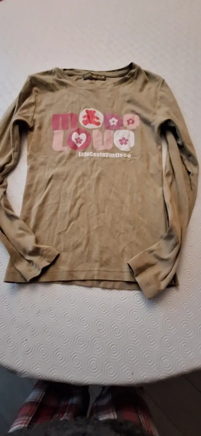 Lot 3 sweats et un tee shirt - photo numéro 4