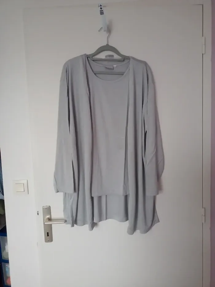 Ensemble trois pièces jupe,  débardeur, veste
