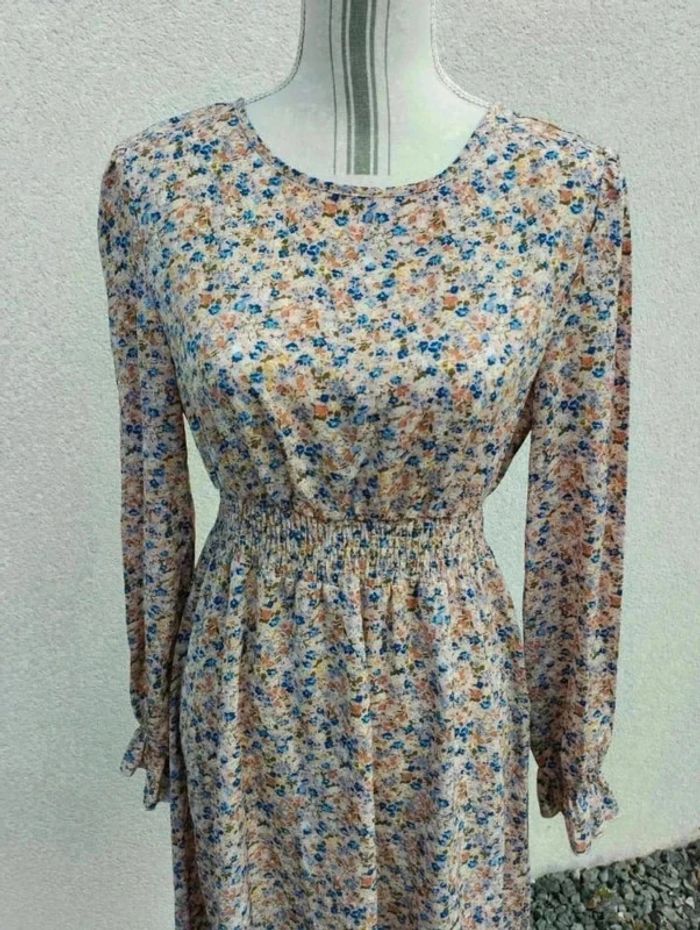 🦋 Magnifique robe cintrée fleurie manche bouffante T 38/ M Boutique Parisienne - photo numéro 2