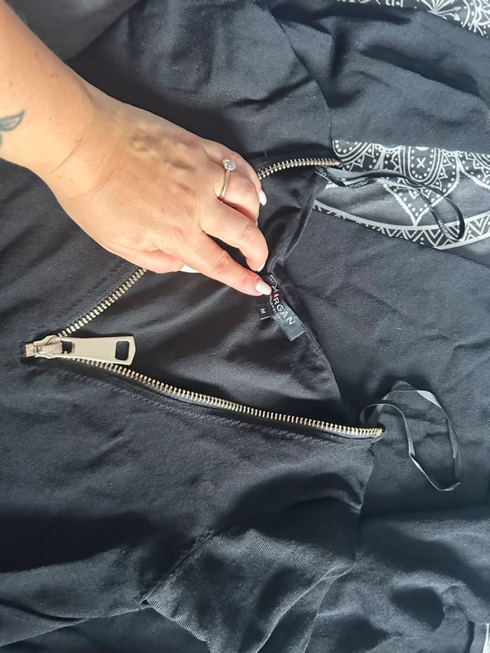 Robe noire - photo numéro 4