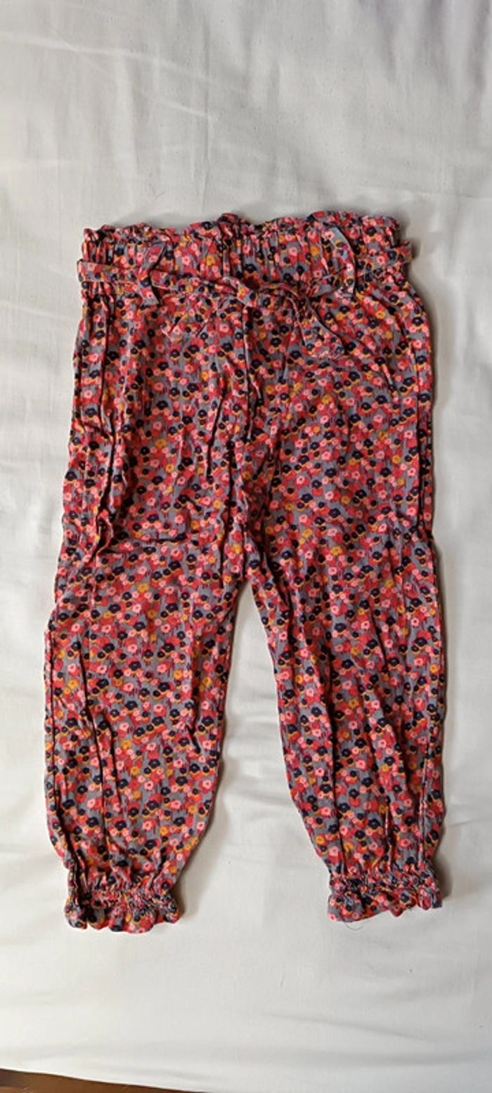 Pantalon fleuri Kiabi 36 mois