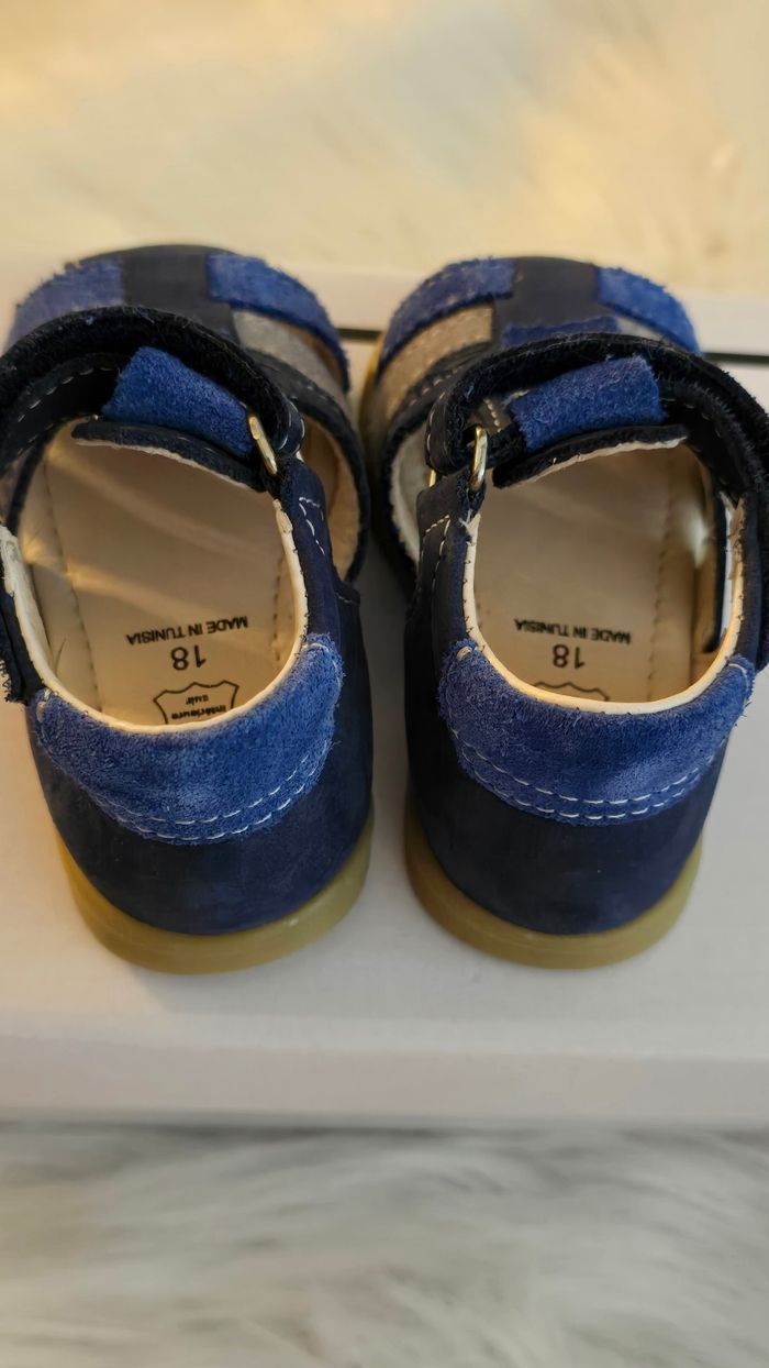 NEUVES  !!! 🏷💙superbes  sandales cuir bébé pointure 18 garçon 🔥🔥(prix ferme)💙 - photo numéro 3