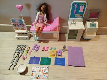 Barbie médecin