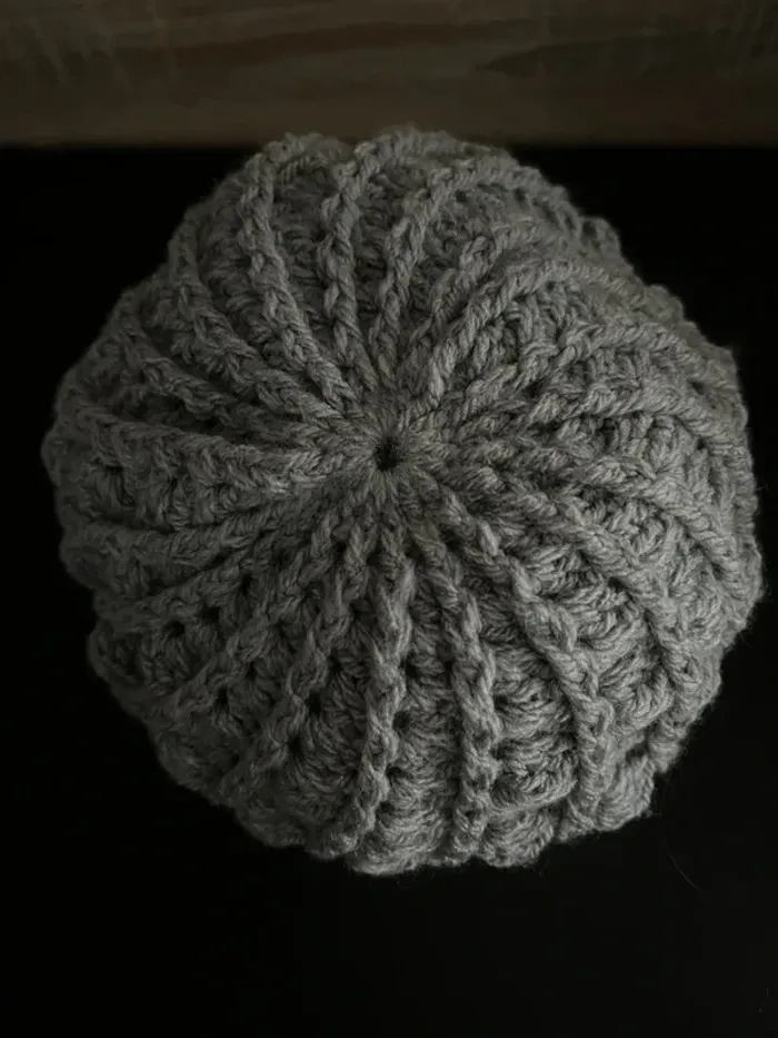 Bonnet Béret bébé en laine crocheté à la main certifié oeko tex 3-6 mois, 42 cm Neuf avec étiquette - photo numéro 2