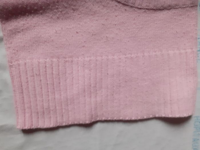 Pull effet cache cœur rose - photo numéro 3