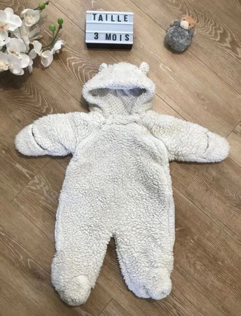 Combinaison chaude hiver taille 3 mois