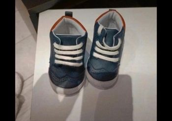 Chaussures bébé neuves