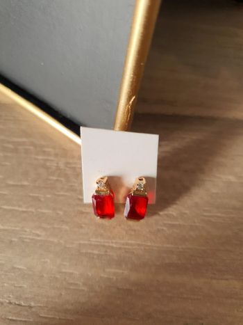 Neuf > Boucles d'oreilles clou Rouge/geenat