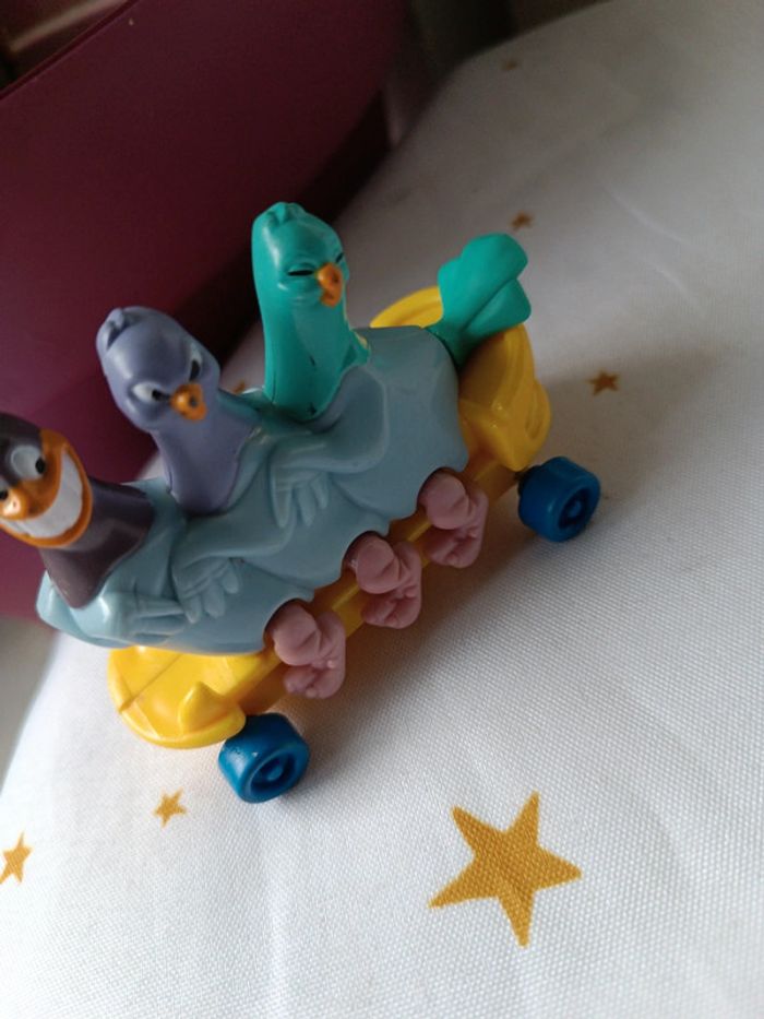 Figurine oiseau bird pigeon skate jaune yellow Warner Bros 1993 animaniacs glace icecream chariot - photo numéro 4
