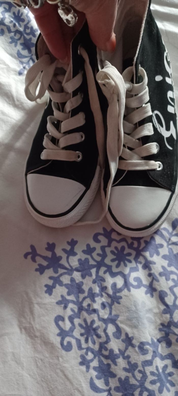 Très belles paires de baskets montante fille Pointure 34 - photo numéro 4