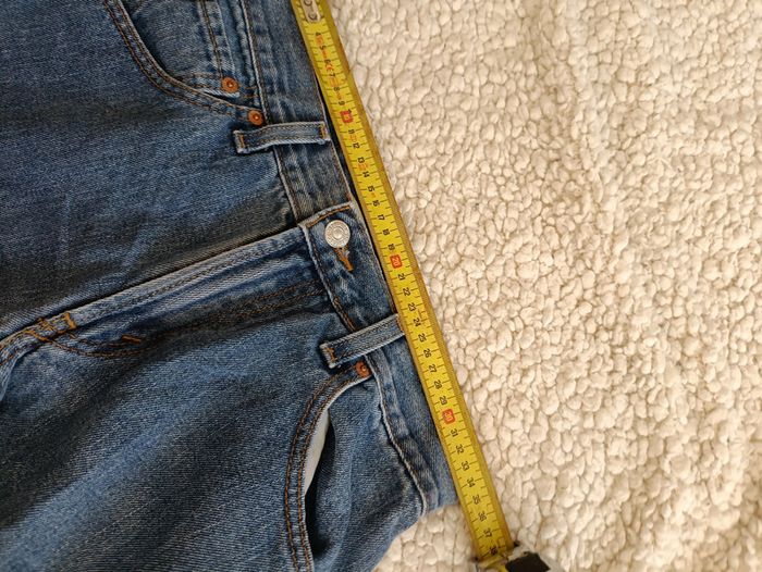 NEUF Jean Levi's Relaxed Fit 550 vintage déchiré aux genoux – taille 4M - photo numéro 7