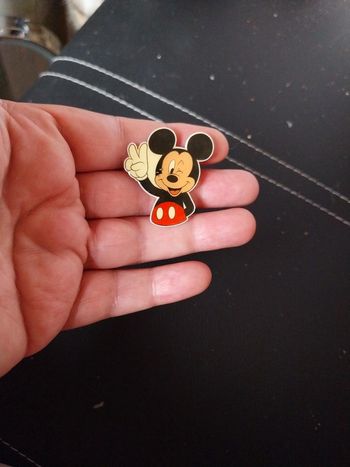 Broche en acrylique disney mickey