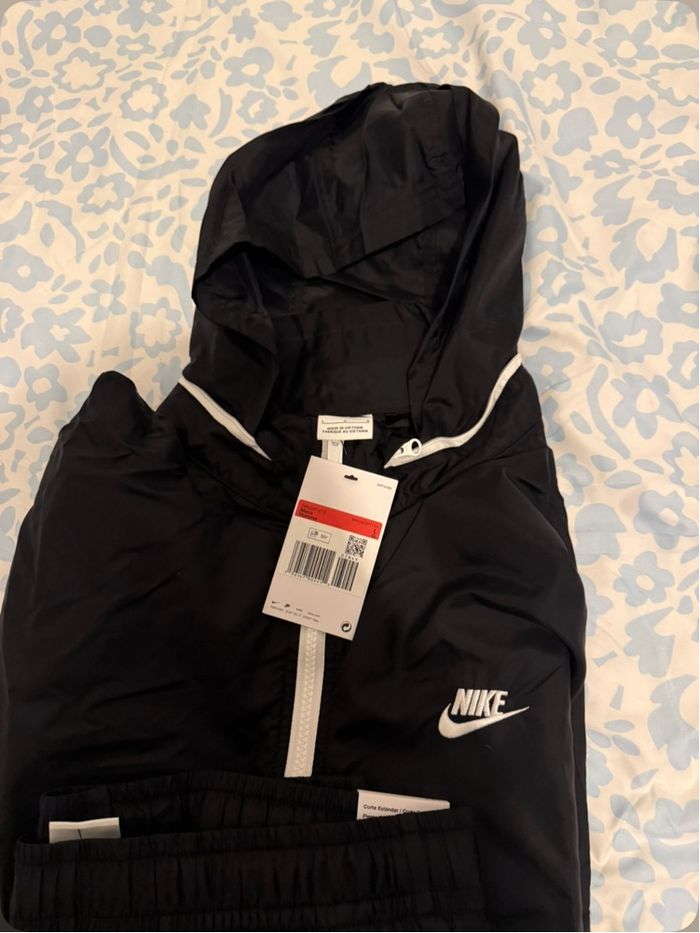 Survêtement Nike neuf - photo numéro 4