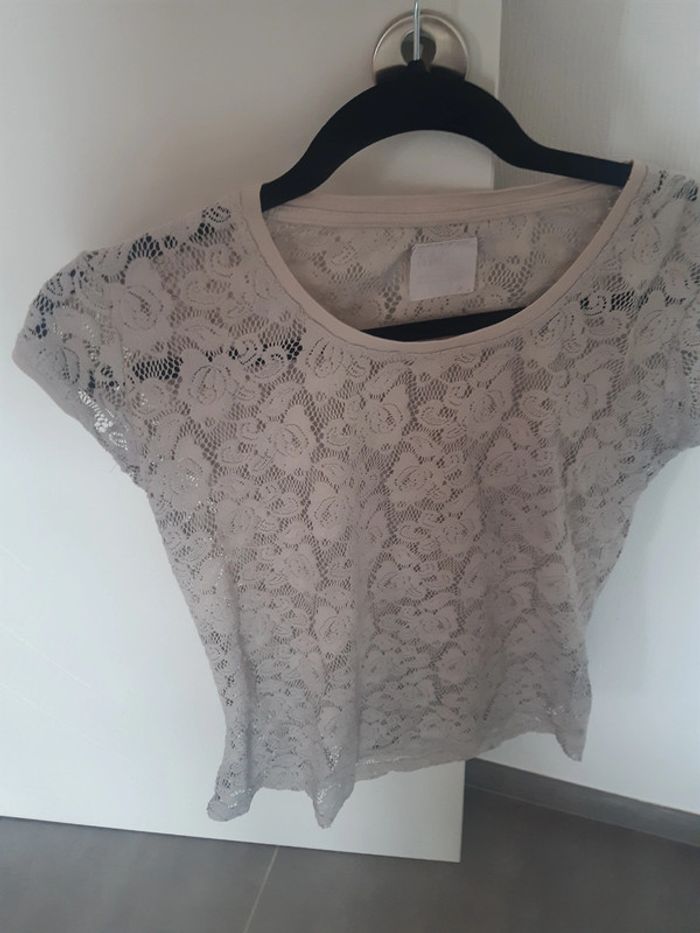T-shirt Zara dentelle beige - photo numéro 2